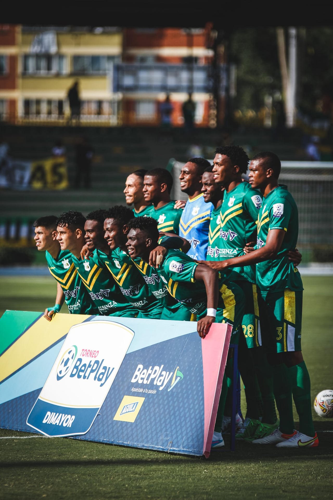 Jugadores del Deportes Quindío fueron agredidos mientras estaban en el bus.