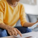 Los salarios están alcanzando más, debido al efecto que causa la baja en la inflación. El empleo ha ido subiendo, aunque persiste la alta informalidad, algo que tendrá que abordar la reforma laboral en su segunda oportunidad, tras haber sido hundida en el Congreso.