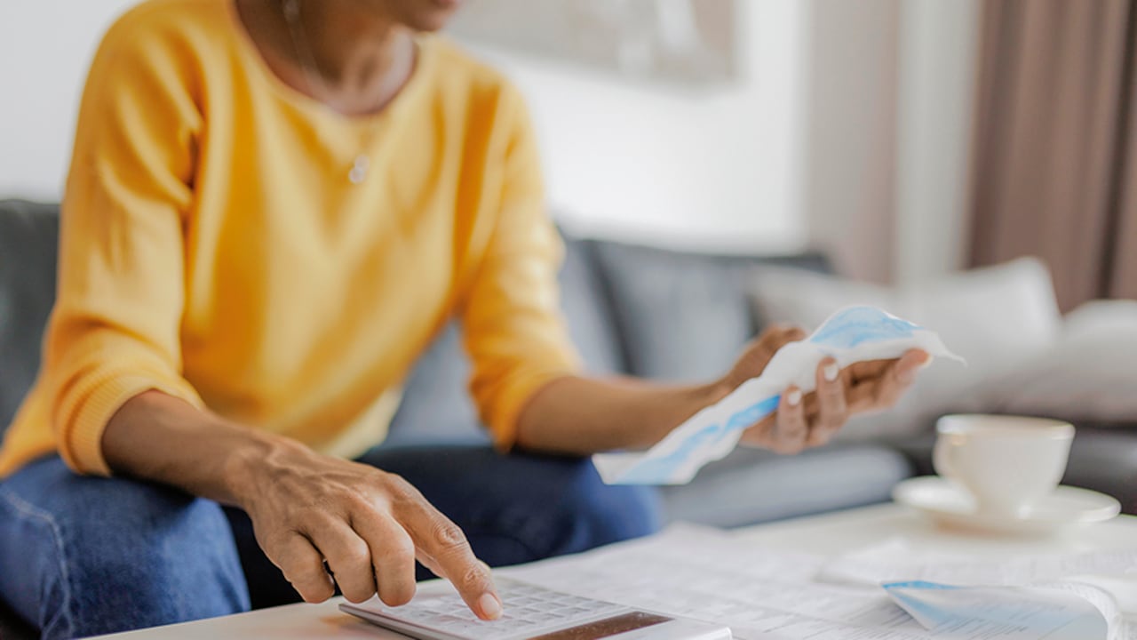 La informalidad empresarial se concentra en micronegocios: el 87,2% de las empresas con 1 a 5 trabajadores opera informalmente, en contraste con solo 2,4% en empresas de 51 o más trabajadores.