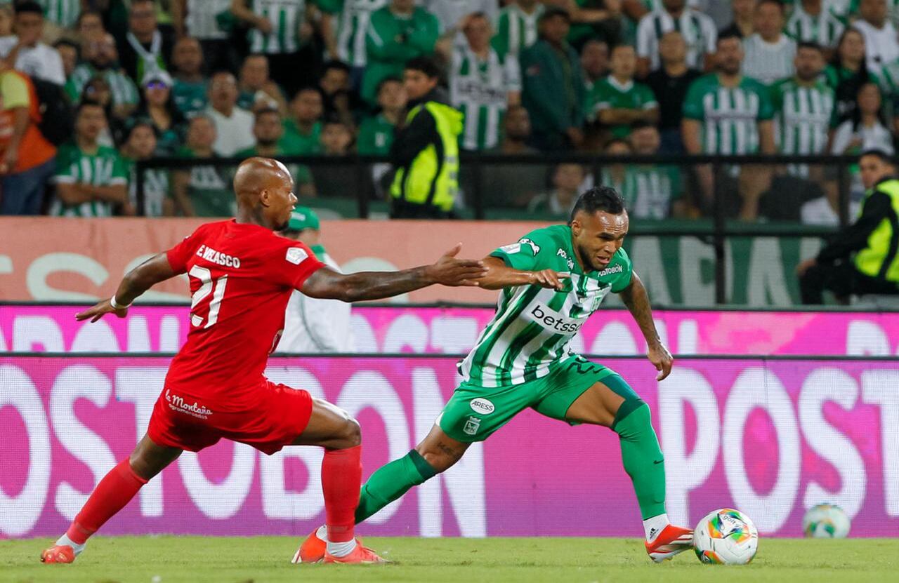 El Atanasio Girardot se revolucionó tras una vibrante final de ida entre Nacional y América.