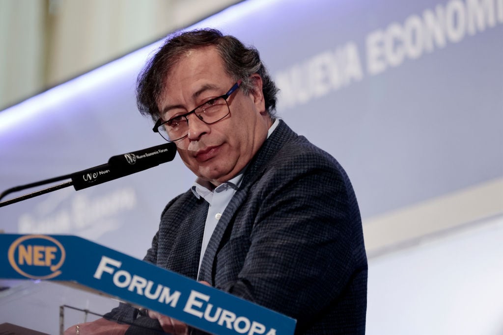 El presidente Gustavo Petro participa en un encuentro con empresarios y periodistas en Madrid (España), el 5 de mayo de 2023 (Foto de Juan Carlos Rojas/Picture Alliance vía Getty Images)