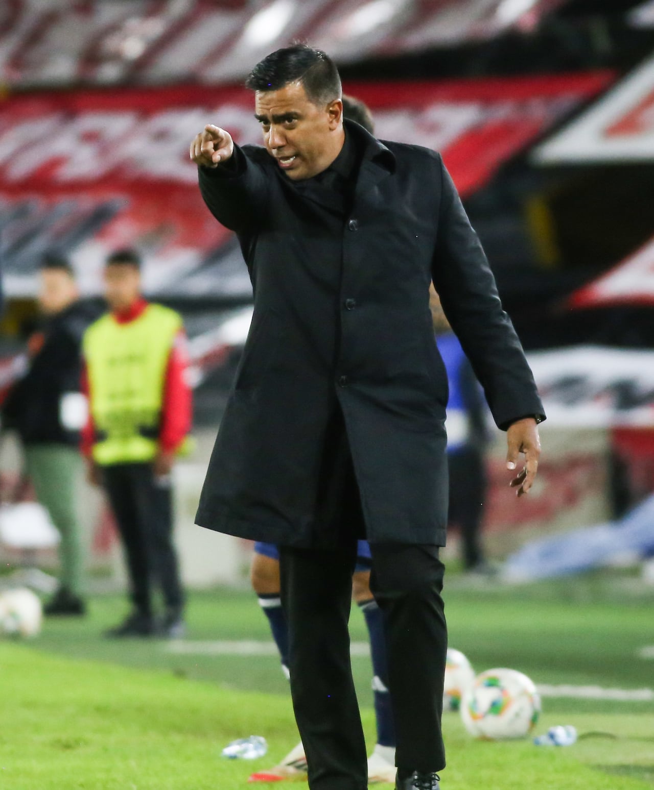 César Farías, entrenador venezolano que sonó para Independiente Santa Fe