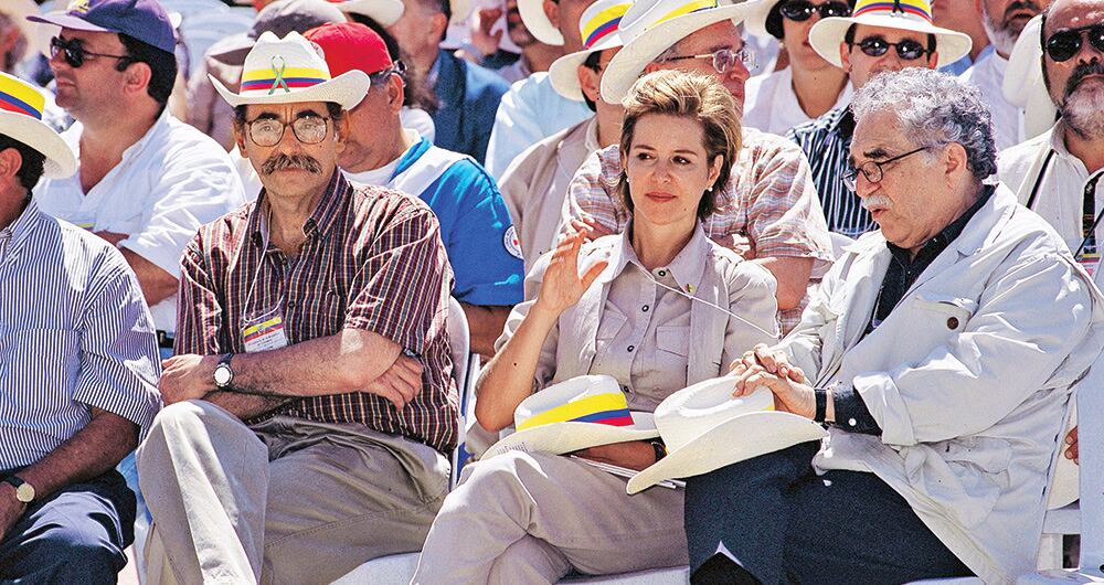 Llegaron medios de comunicación de todo el mundo para tomar nota de el primer encuentro que se haría. 