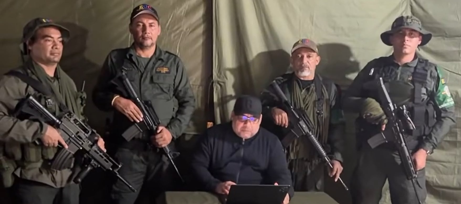 Cúpula del Clan del Golfo, de izquierda a derecha: Richard, Rodrigo Flechas, Jerónimo, El cura y Flaco monseñor.