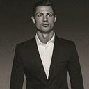 La foto en Instagram con la que Ronaldo anuncia la nueva línea de camisetas