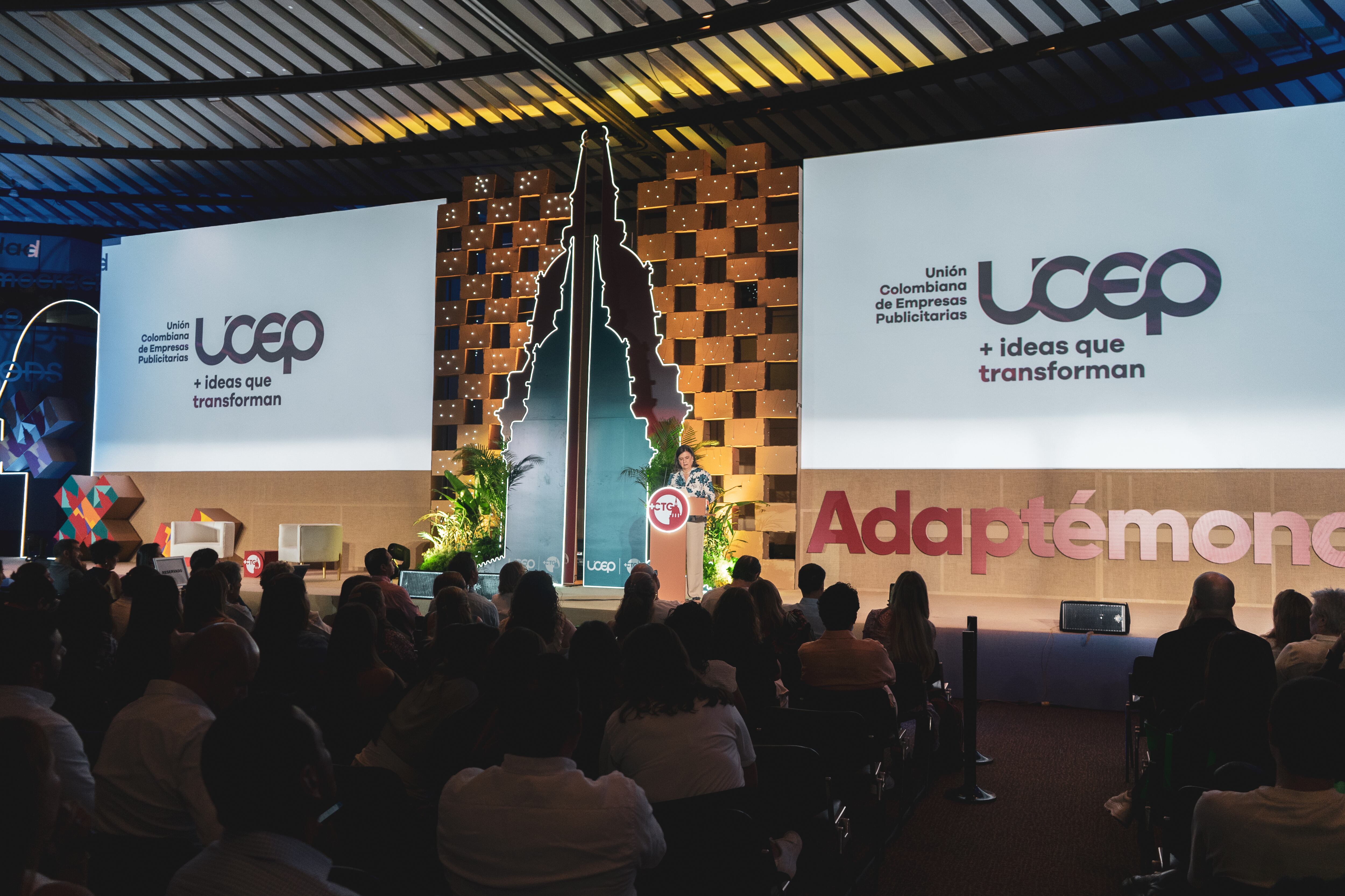 A lo largo de los diez años del encuentro, se han reunido a más de 900 conferencistas y construido una comunidad que integra a publicistas, periodistas, anunciantes, marqueteros, estudiantes y directivos.