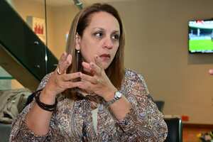 María del Socorro Pimienta, Superintendente de Industria y Comercio.