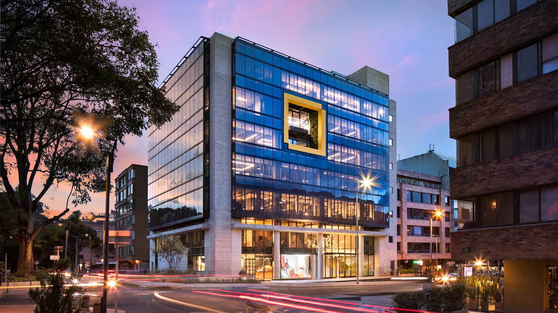 El edificio corporativo Amarilo, en Bogotá, es considerado un ícono en la región.