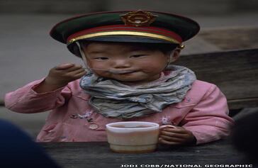Jodi Cobb, una fotógrafa radicada en Washington DC, ha cubierto más de 30 historias para National Geographic. Esta imagen la captó en China. (Foto original de NatGeo / Tomada de BBC Mundo).