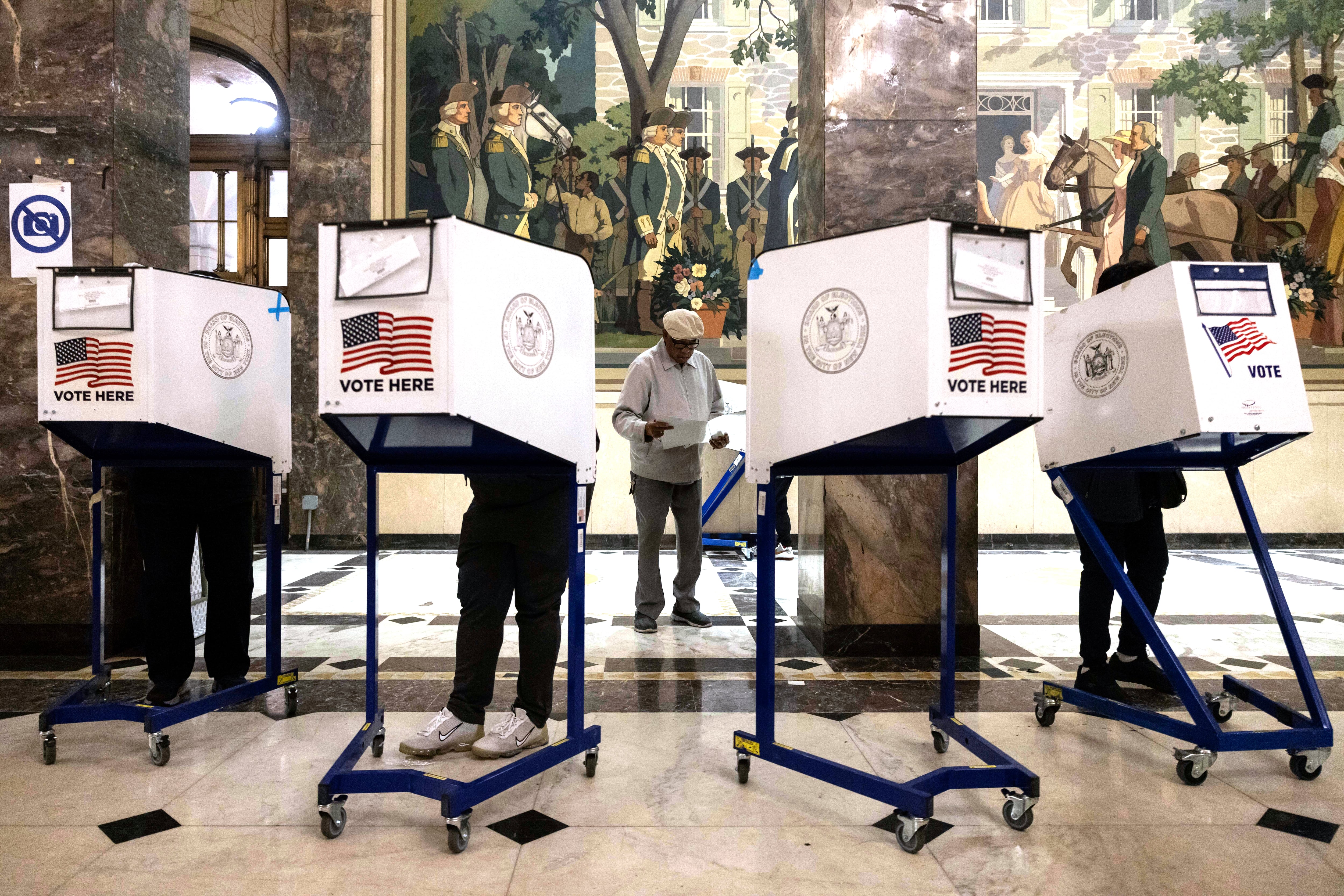 votaciones entre Kamala Harris y Donald Trump.