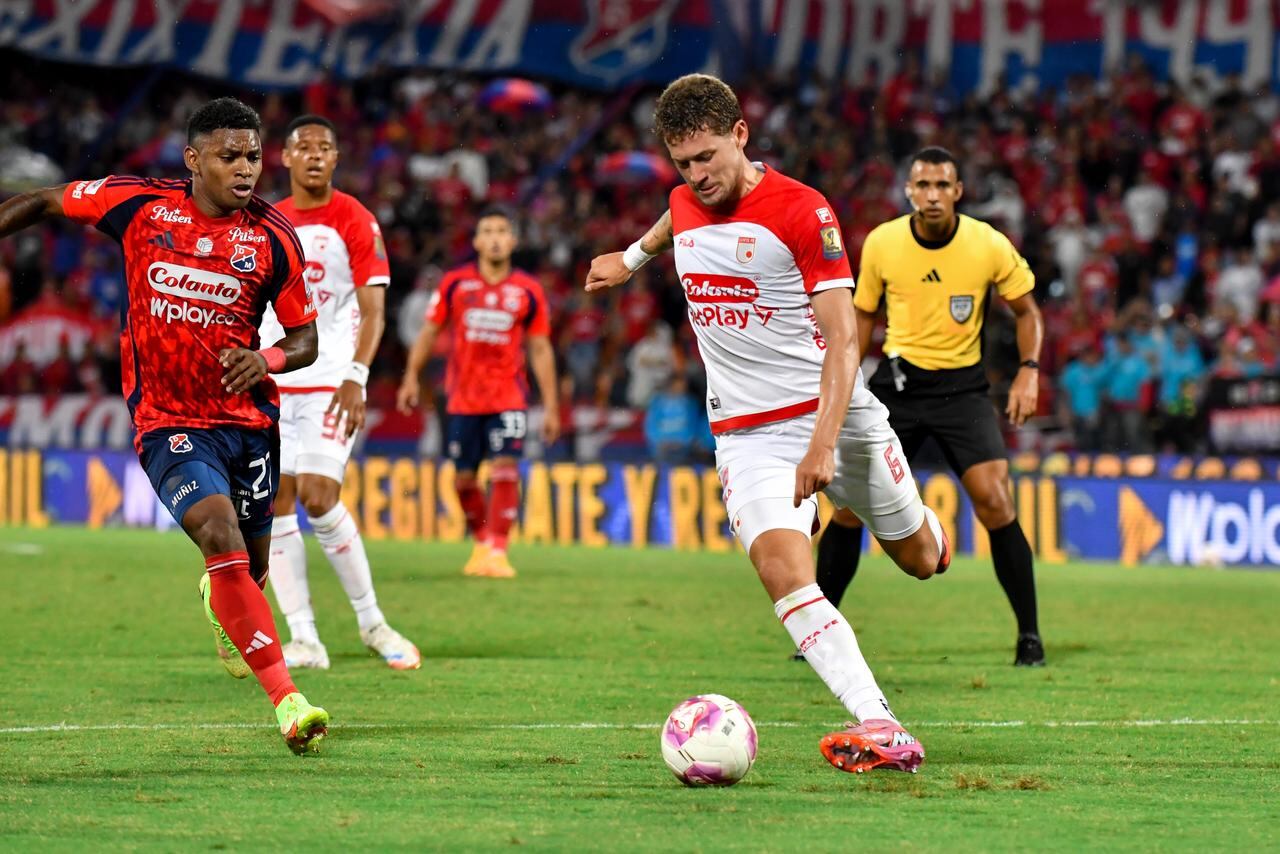 Medellín y Santa Fe no pasaron del empate y permanecen en los ocho.