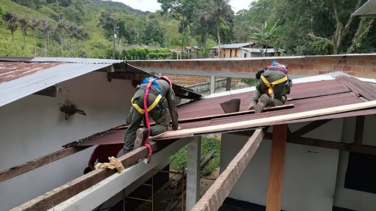 Autoridades le apuestan a combatir la ilegalidad con arreglo de escuelas en zonas de conflicto