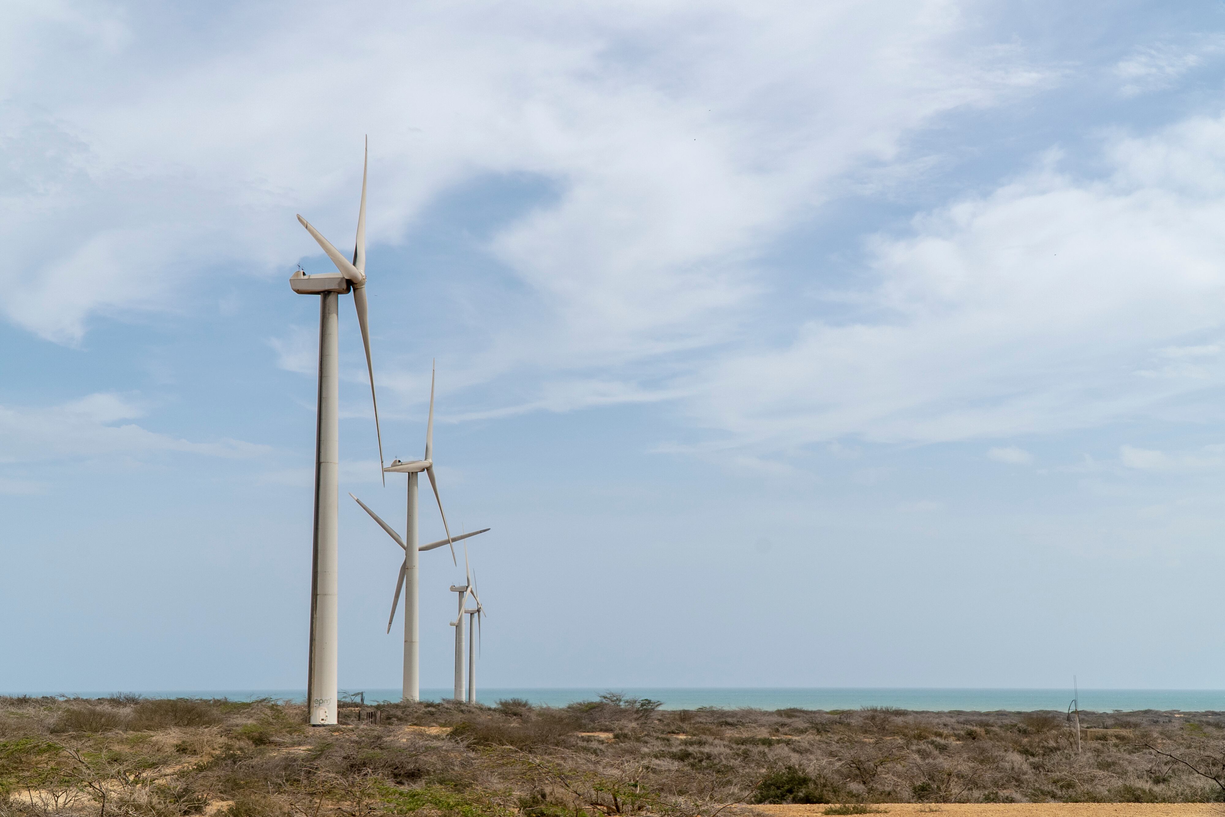 Parque Eólico Jepírachi, ubicado en el departamento de La Guajira, en las localidades del Cabo de la Vela y Puerto Bolívar.