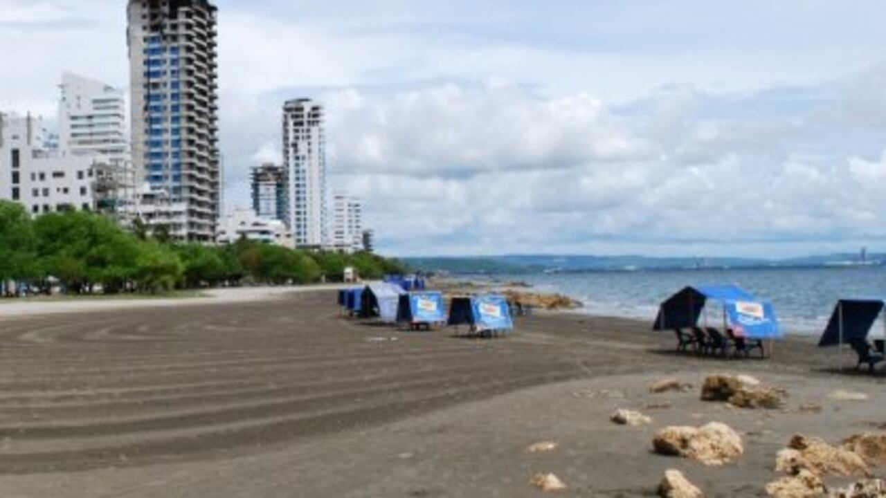 Esta sería la playa pública que el juez ordenó entregar por concesión al constructor privado Peter Kreill.