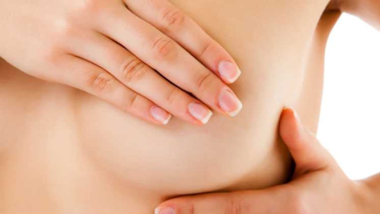 El riesgo de padecer cáncer de mama se incrementa con la edad.