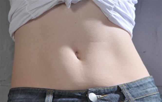 Un abdomen plano se da gracias a una buena alimentación nocturna.
Foto: Thinkstock.
