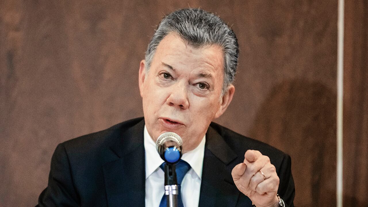 El expresidente Juan Manuel Santos habló sobre el incidente que pasó en Canadá