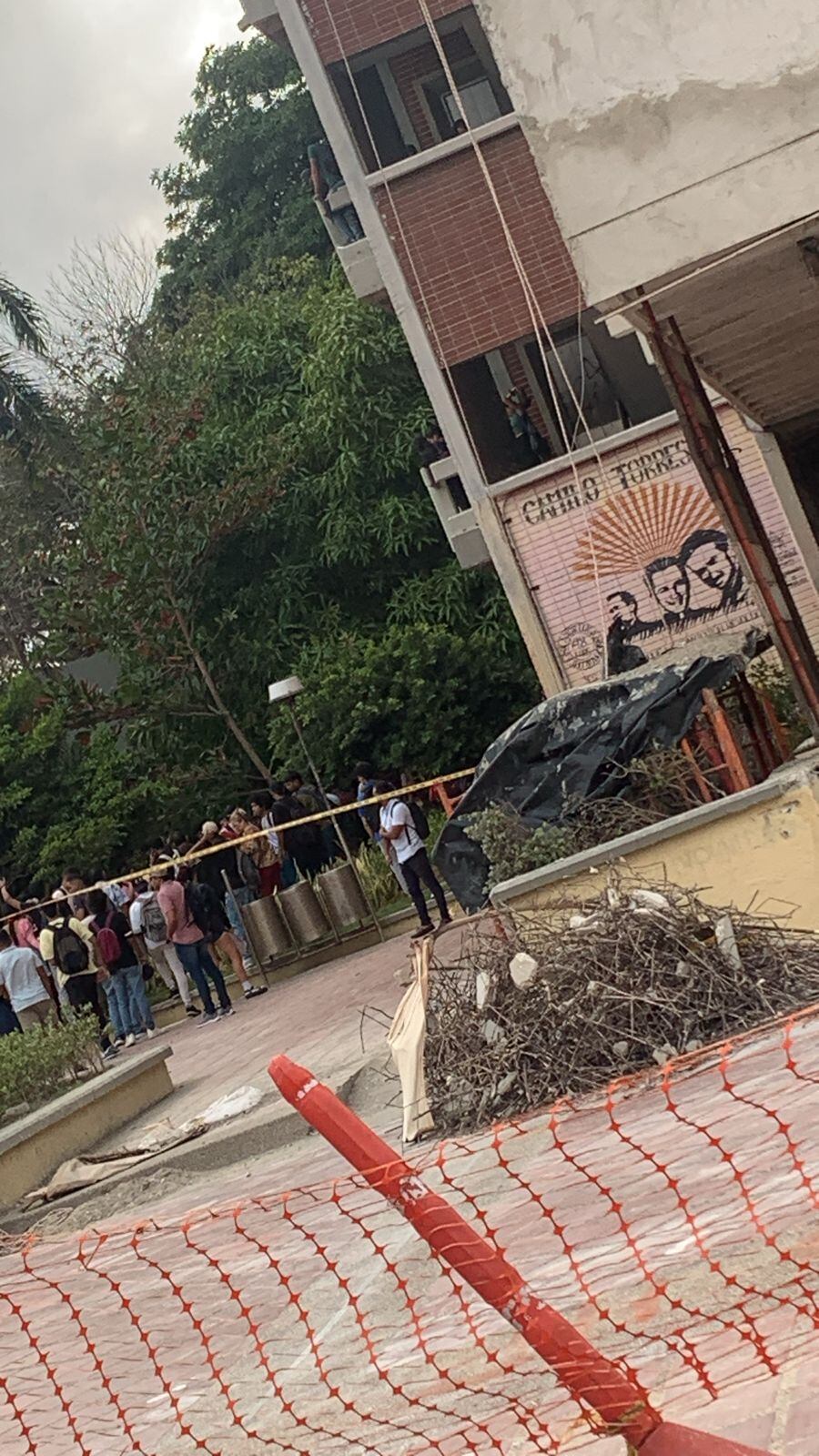 Joven universitaria cayó desde un cuarto piso