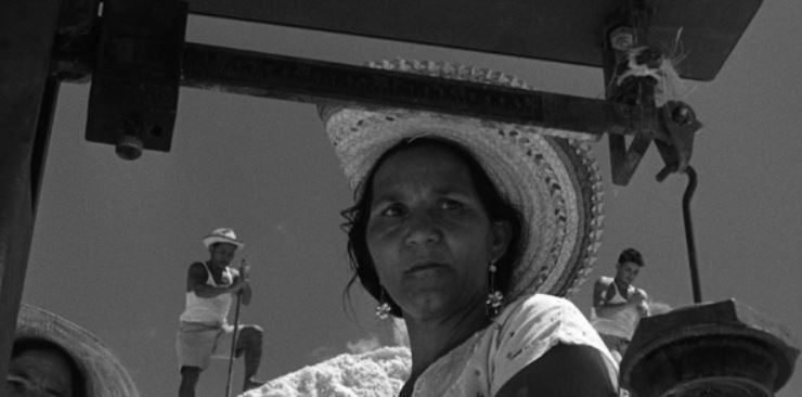 Fotograma película Araya de Margot Benacerraf.