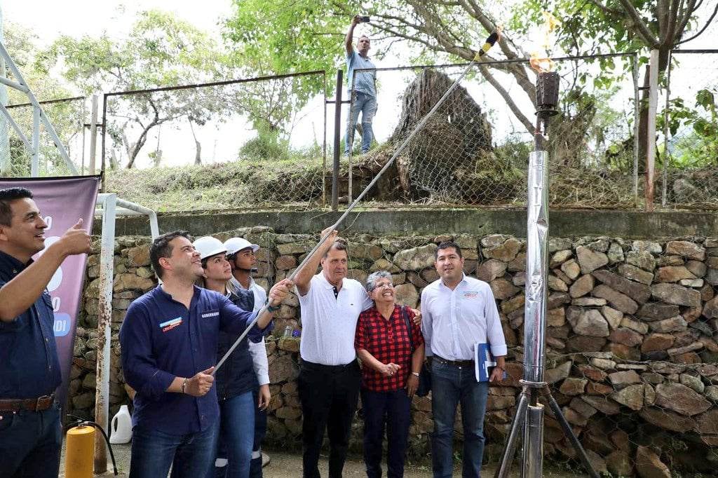 El gobernador de Cundinamarca, Nicolás García, lideró la entrega de la red de gasificación al municipio de Pandi.