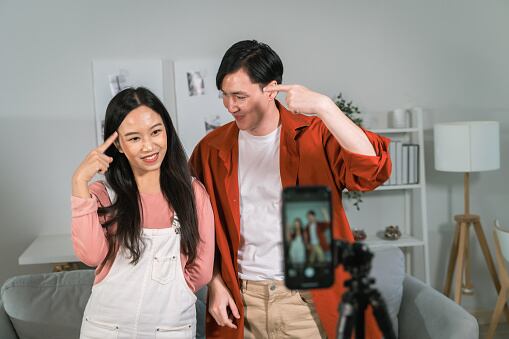 Instagram señaló que se trabajó en nuevas métricas para que los creadores de contenido puedan comprender mejor el rendimiento de sus publicaciones: tiempo de visualización total y tiempo de visualización promedio, que se pueden ver desde los propios ‘reels’, a través de un acceso directo.