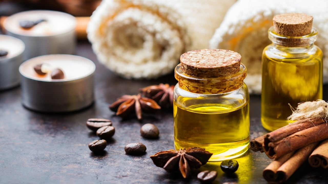 El aceite de café también puede ser un remedio natural para la pesadez de las piernas o la aparición de las varices,