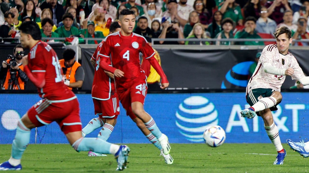 Samuel Velásquez (#4) de Colombia y que podrá estar en Nacional en 2026