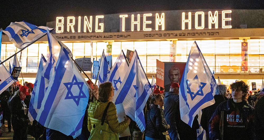 Israel vive a diario los estragos de la guerra en la Franja de Gaza, cientos de ellos buscan ayuda y refugio en otros países. 