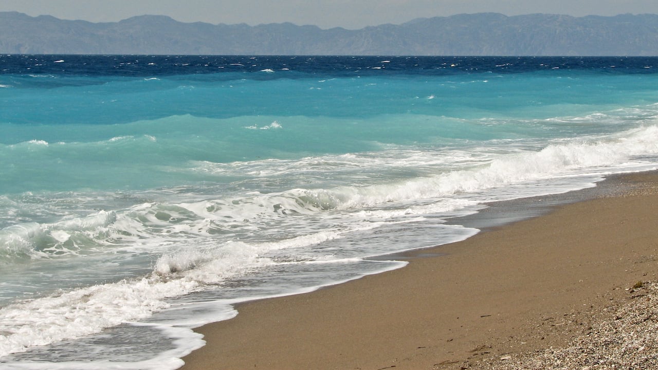 La playa de Ixia, situada en la costa noroeste de la isla griega de Rodas, es un destino muy popular. Norbert Nagel via Wikimedia Commons, CC BY-SA