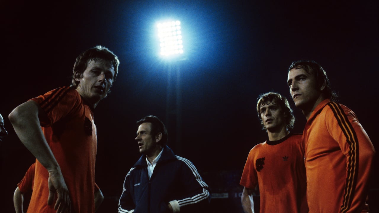 Johan Neeskens (derecha) fue ídolo del Barcelona y el Ajax.