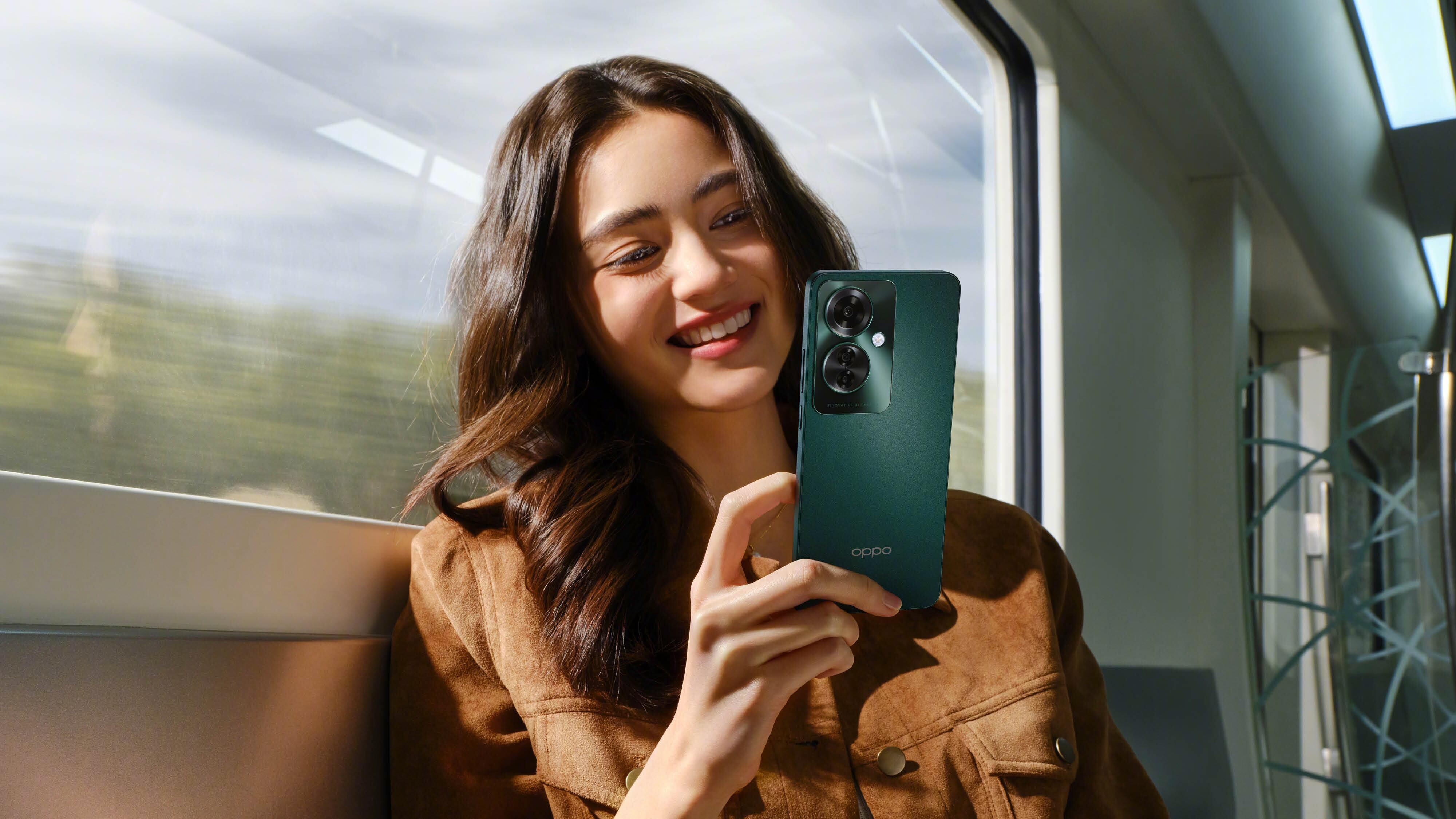 El OPPO Reno11 F 5G es el compañero perfecto para las madres que disfrutan de