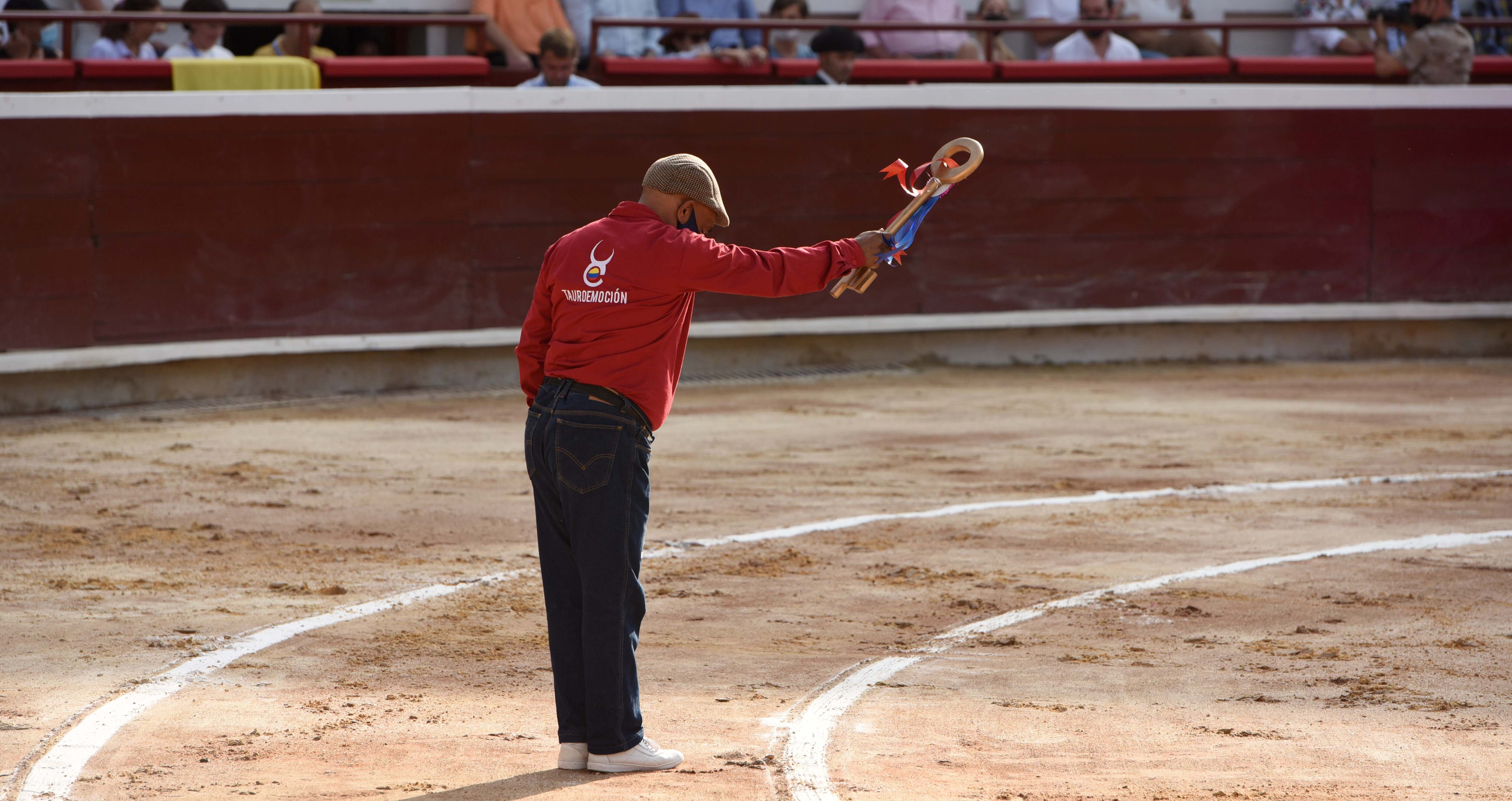 El torilero y la llave con la divisa de Victorino Martín. Cali, 30 de diciembre de 2021.