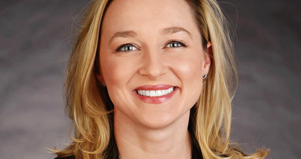 Ana LissRelató que Cuomo le ponía apodos que la hacían sentir avergonzada, la abrazaba y le miraba el trasero todo el tiempo. 