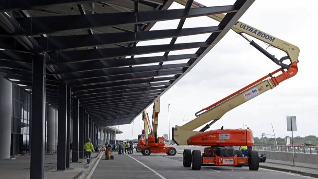Construcción de aeropuerto.