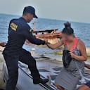 Entre las personas rescatadas se encuentran seis niños y una mujer en avanzado estado de embarazo.