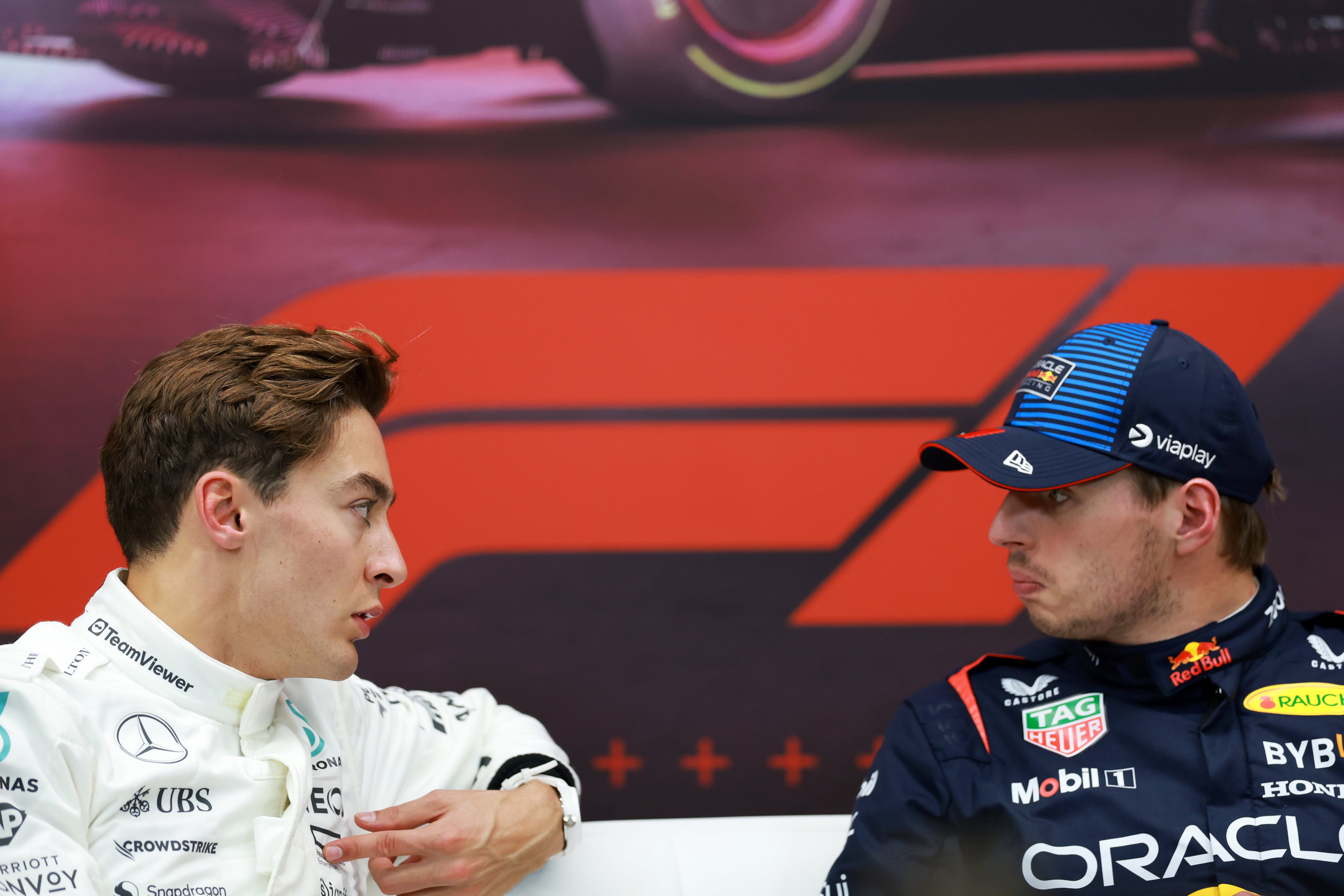 George Russell y Max Verstappen, cara a cara.