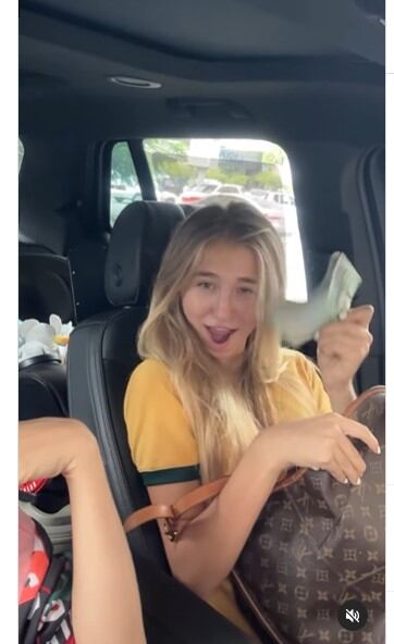 La modelo le dio un gran regalo de 15 años a su hija