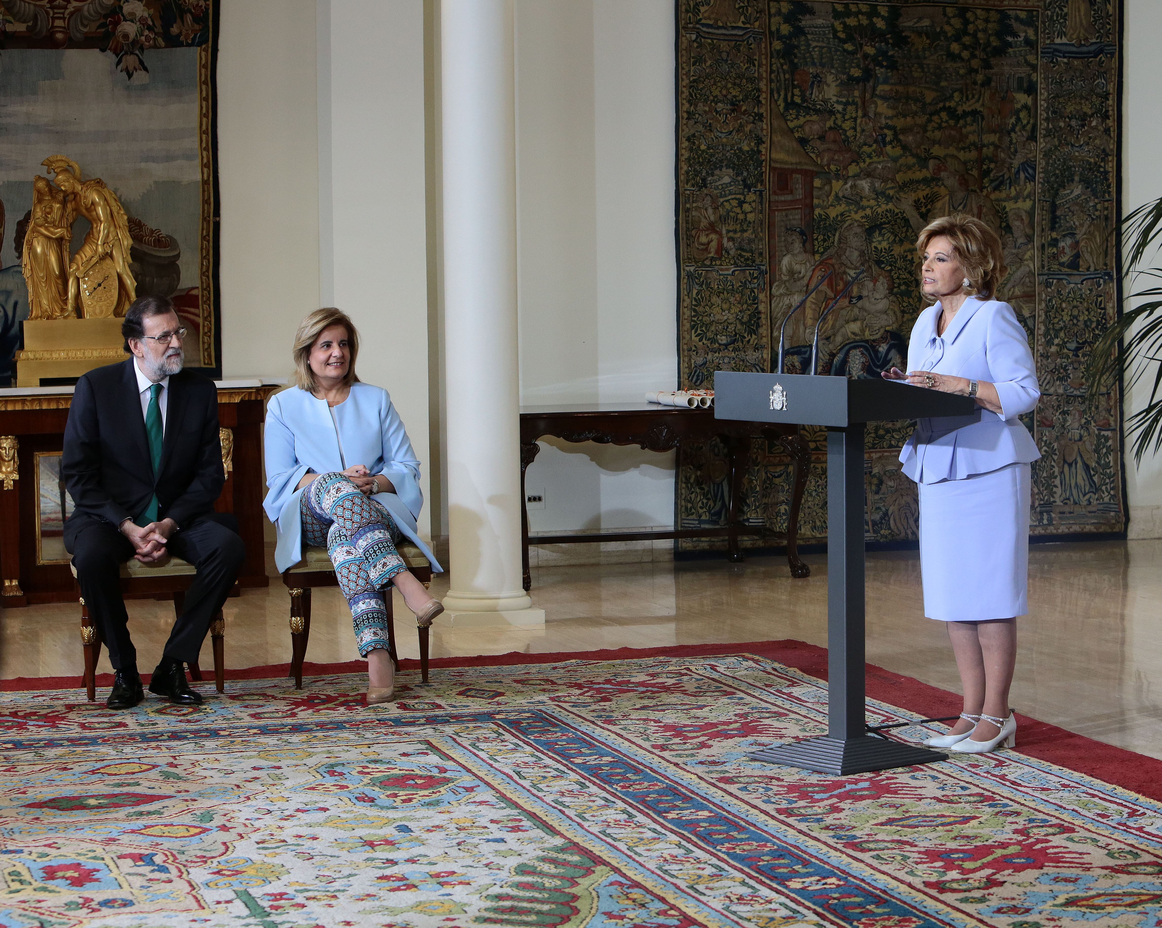 En 2004, María Teresa se marcha a Antena Tres con 'Cada día' y compitió con Ana Rosa Quintana, la 'reina de las tardes' por aquella época. Un año más tarde, después de 'perder' la batalla con Telecinco, la comunicadora se retira y, tras un año de descanso, vuelve con más fuerza que nunca.