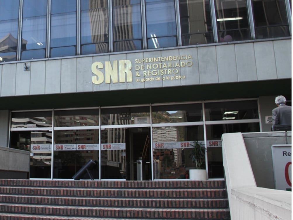 Superintendencia de Notariado y Registro da permiso para marchar.