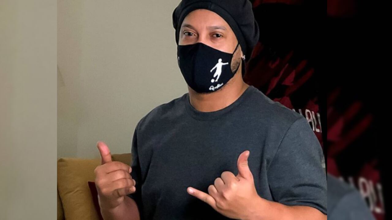 El exfutbolista de 41 años estuvo en la cárcel durante varios meses en Paraguay por ingresar al país con documentos falsos y luego de superar este impasse se instaló en Portoalegre.