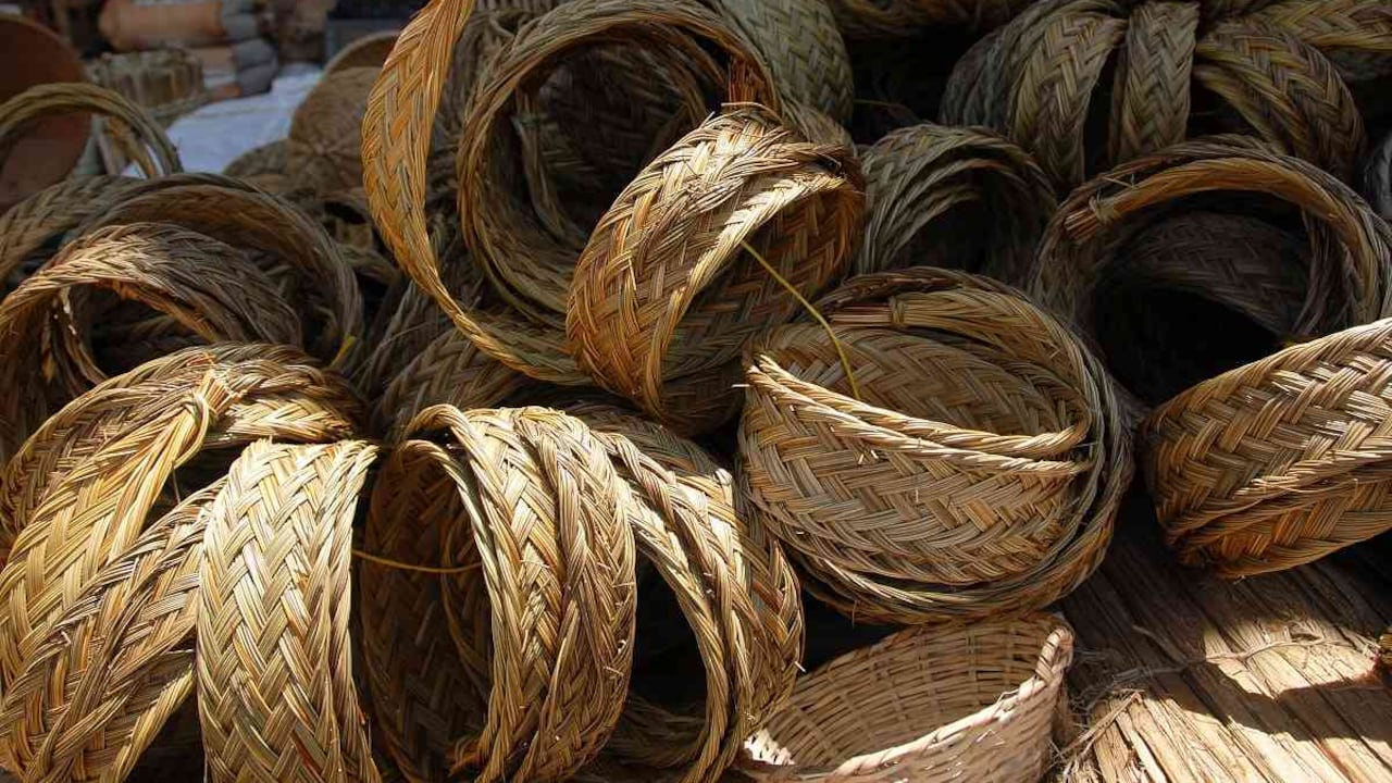 Las artesanas de Tenza continúan en su lucha por no dejar morir la tradición de fabricar canastos. Foto: archivo particular.