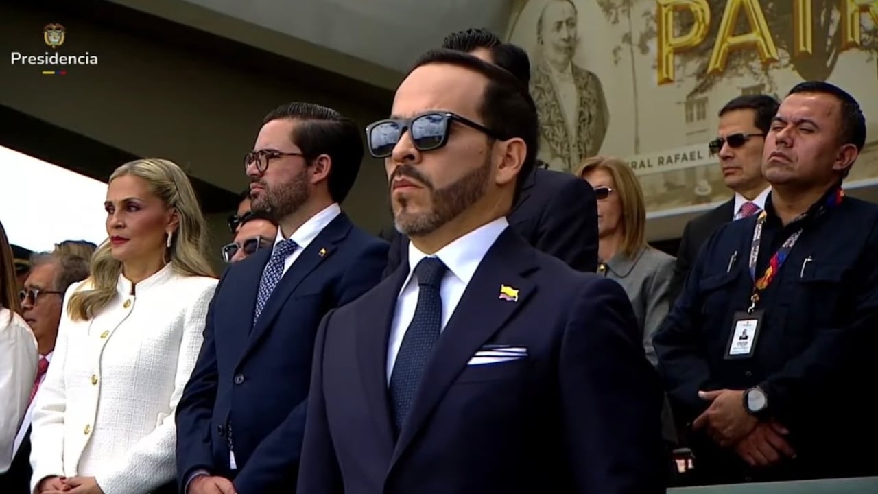 Presidente Abelardo De La Espriella en el reconocimiento de la nueva cúpula militar.
