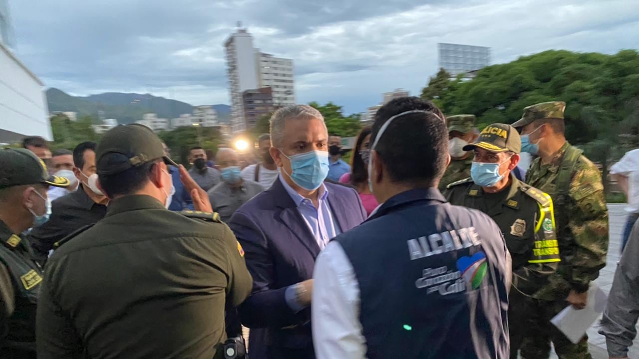 Iván Duque llega a Cali en medio de la tensa situación de órden público que se vive en la ciudad.