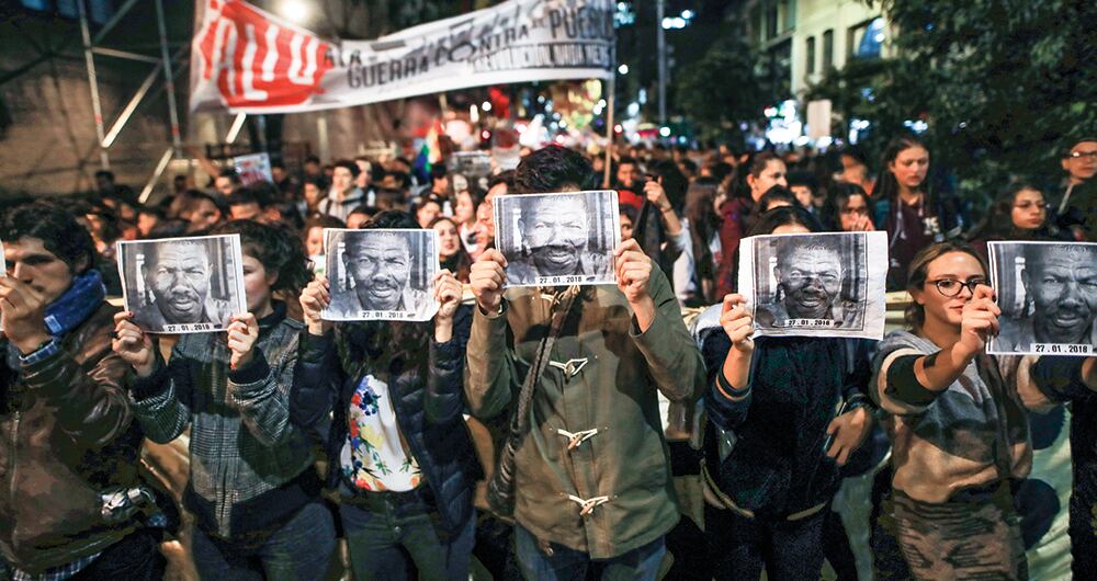 Si bien podría pensarse que el alza en los ataques contra los líderes sociales podría estar ligado a la delincuencia común, la realidad es que, se le atribuyen a las disidencias de las Farc y el Clan del Golfo.