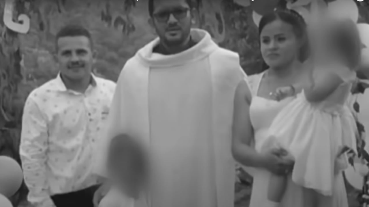 La pareja vivió una tragedia luego de que fueran separados por la creciente de una quebrada. Foto: captura de pantalla noticias RCN.