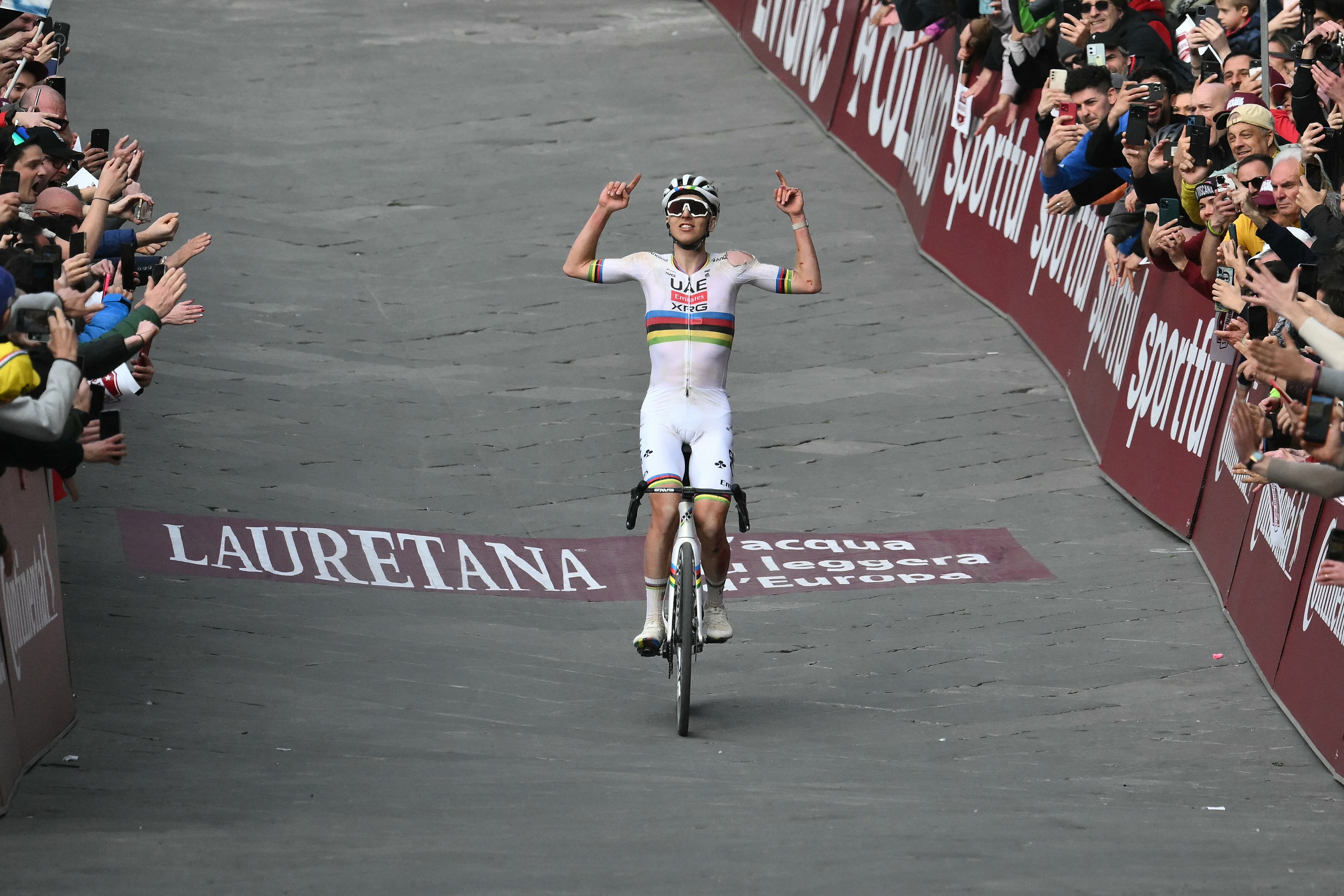 Tadej Pogačar conquistó su tercer título de Strade Bianche