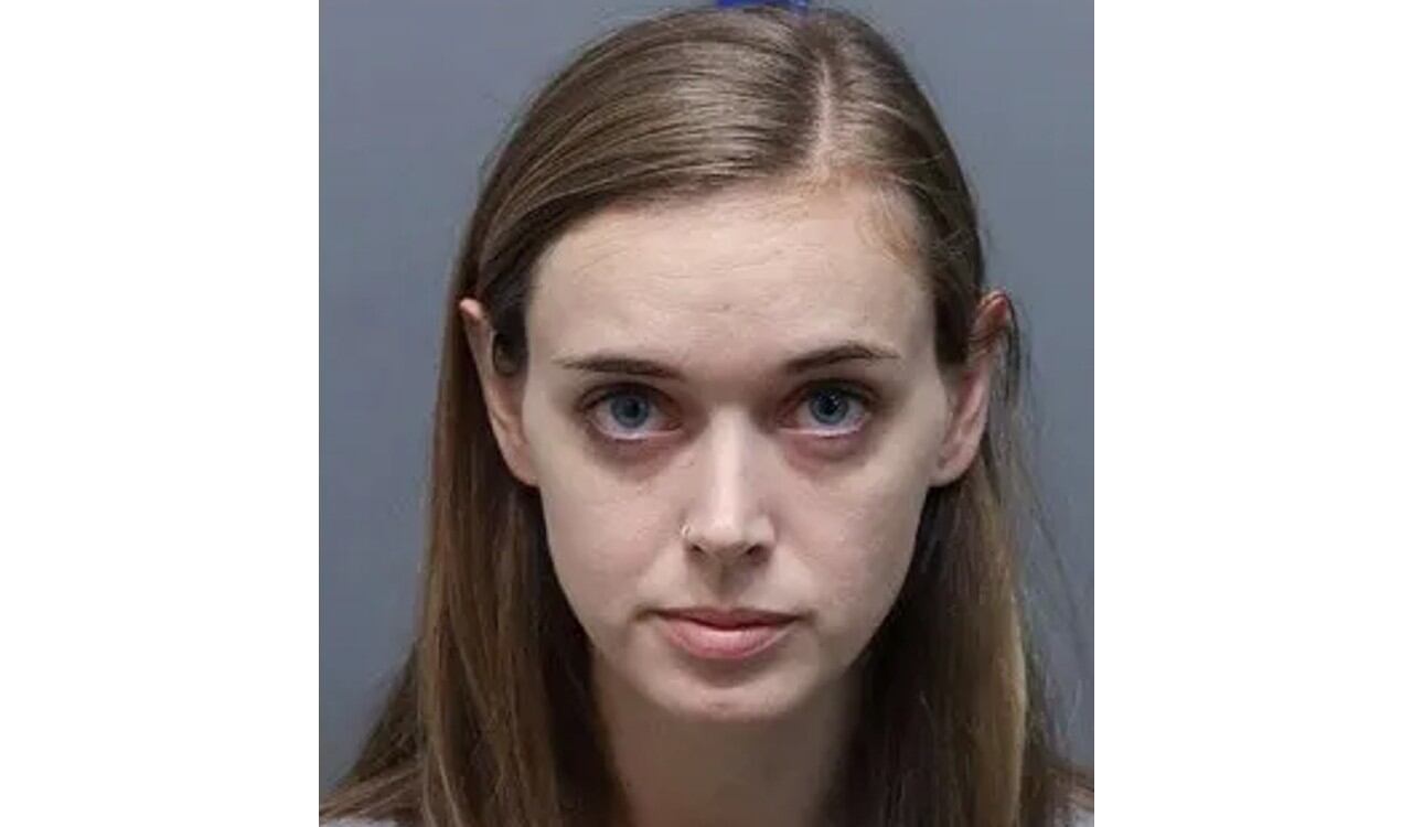 Ella es Casey McGrath, la profesora acusada de acoso sexual