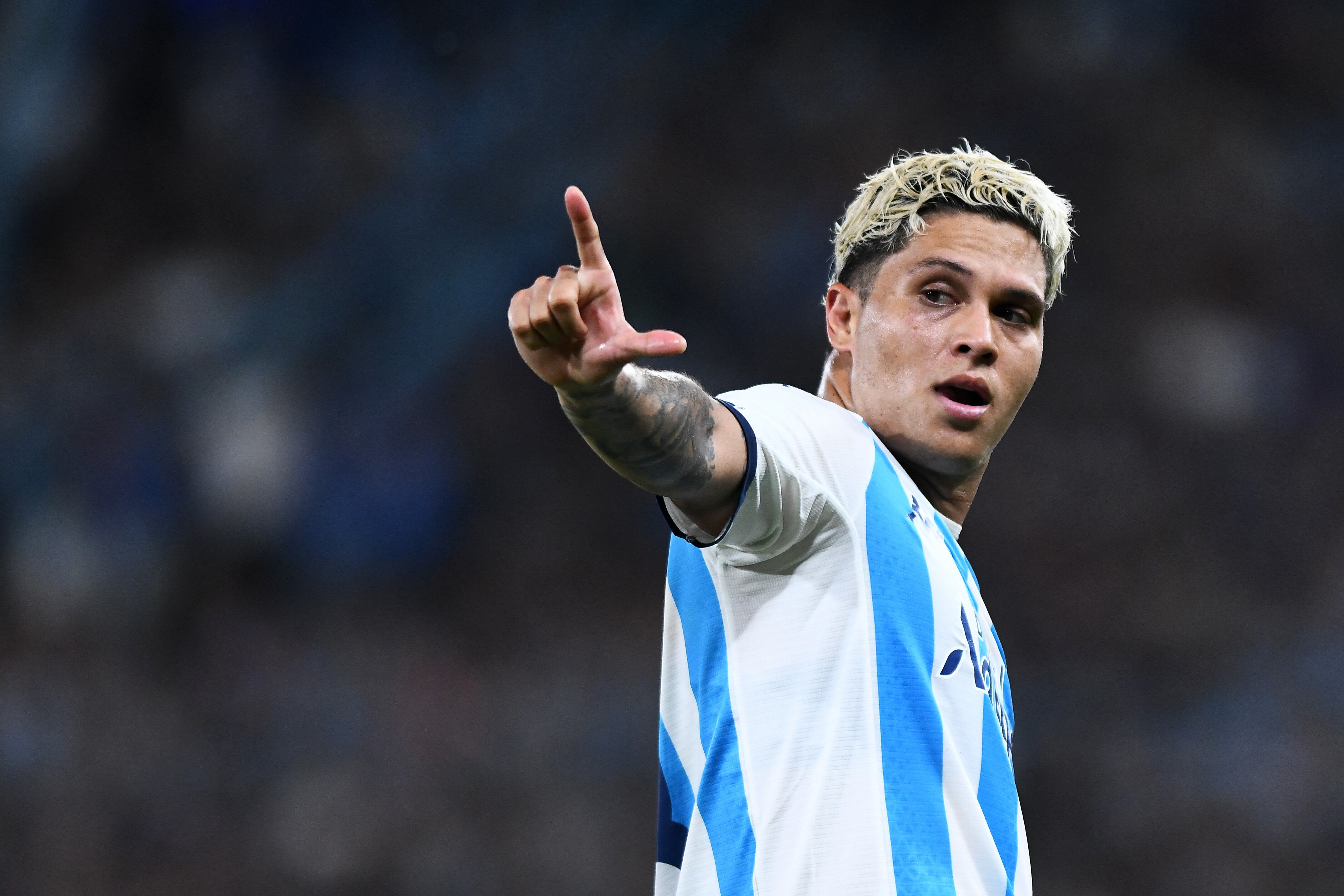 AVELLANEDA, ARGENTINA - JANUARY 31: Juan Fernando Quintero of Racing Club celebrates after scoring the team's third goal during a Copa de la Liga Profesional 2024 match between Racing Club and Tigre at Presidente Peron Stadium on January 31, 2024 in Avellaneda, Argentina. (Photo by Rodrigo Valle/Getty Images)