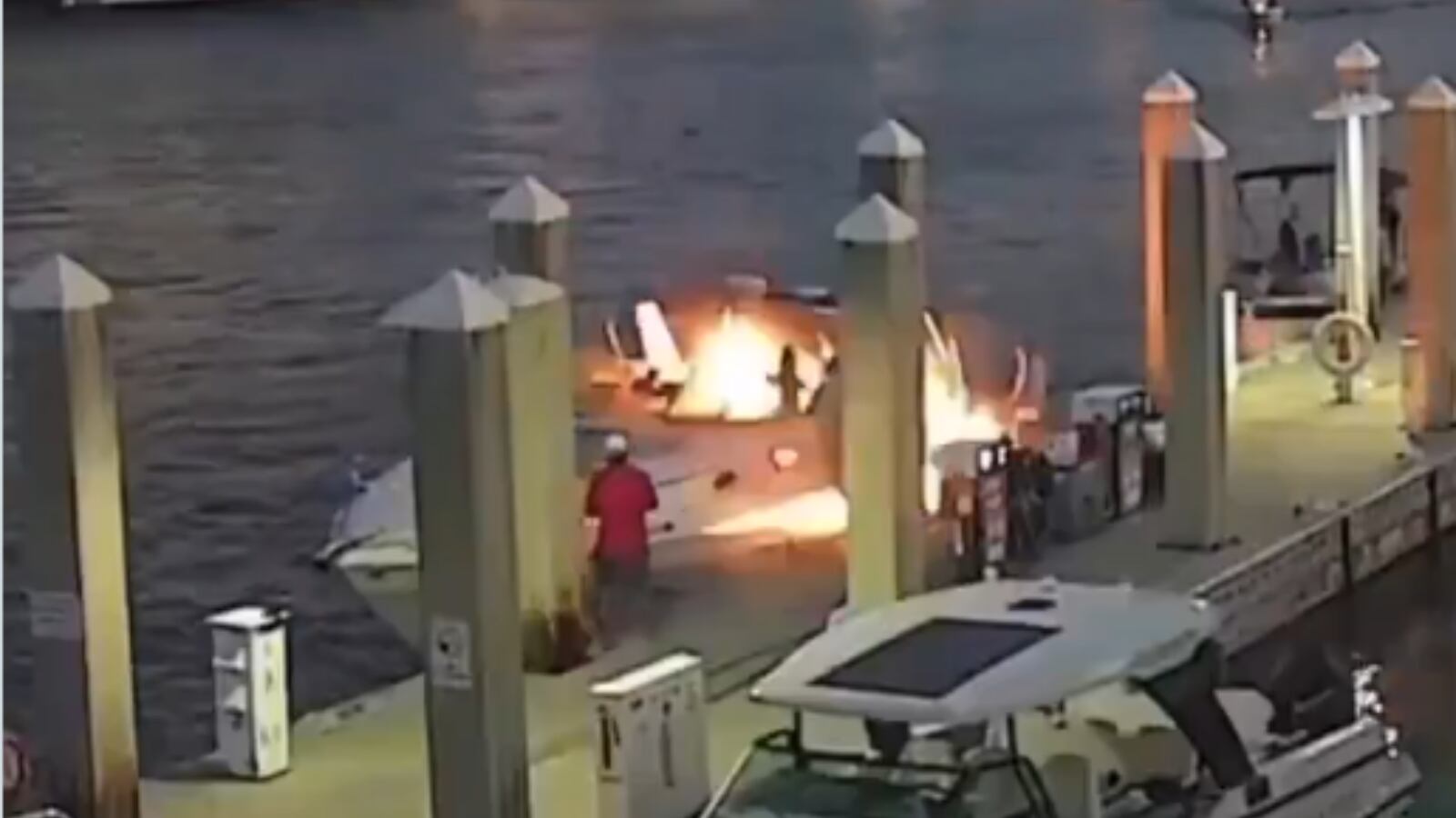 Once heridos, incluidos dos niños, en una explosión de un barco en Fort Lauderdale, Florida