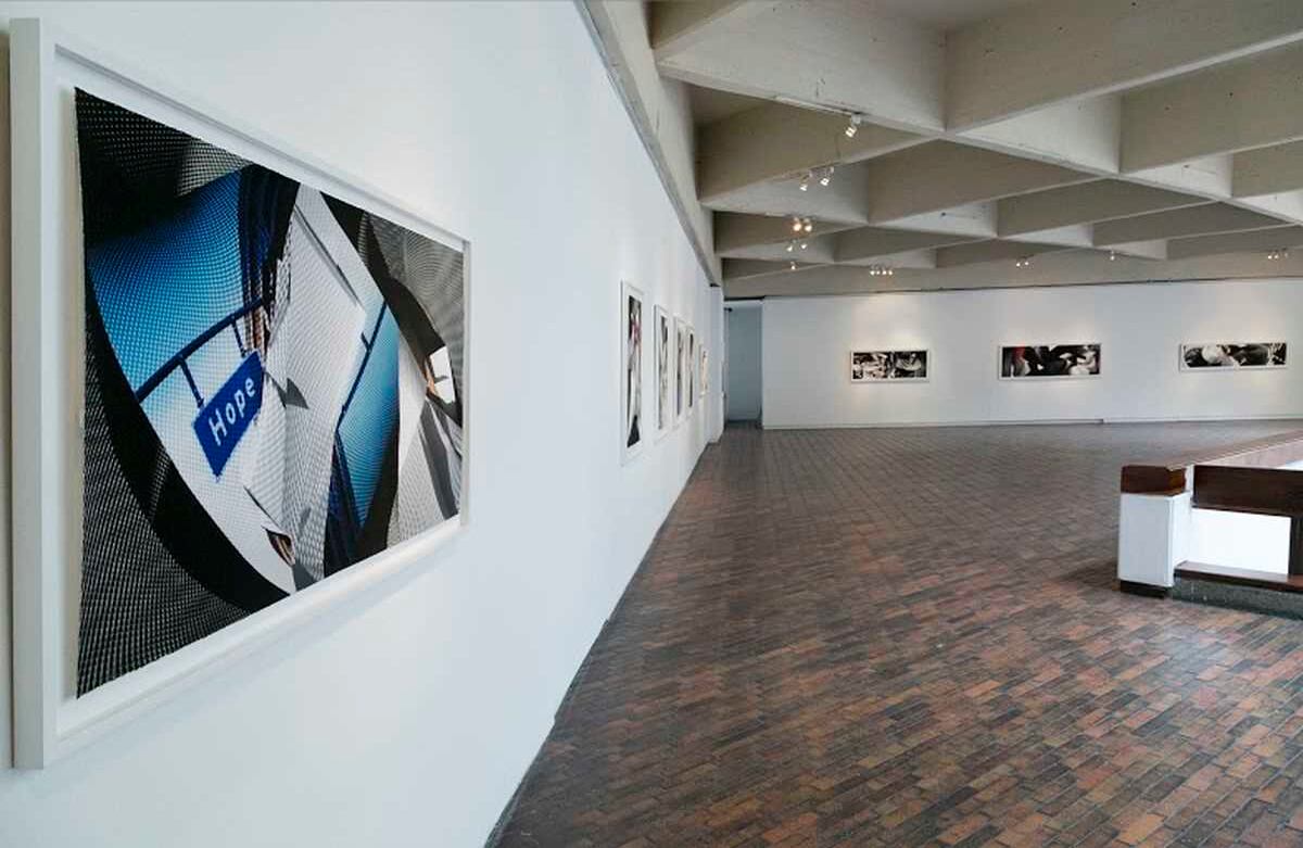 Esta exposición se realiza gracias a una colaboración entre el Museo de Arte Moderno de Bogota, el Centro Colombo Americano y Beatriz Esguerra Arte.